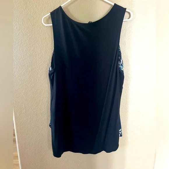 Banana Republic Sleeveless Shirt - Picture 3 of 6